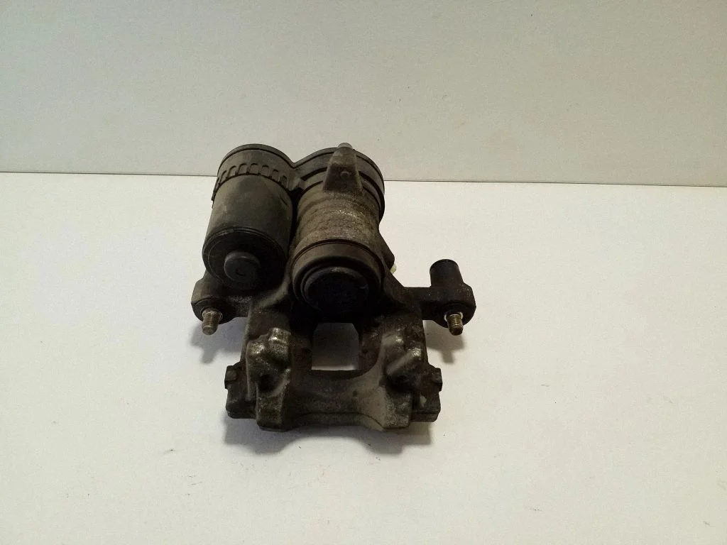 Tagumine pidurisadul M8D22K327BA