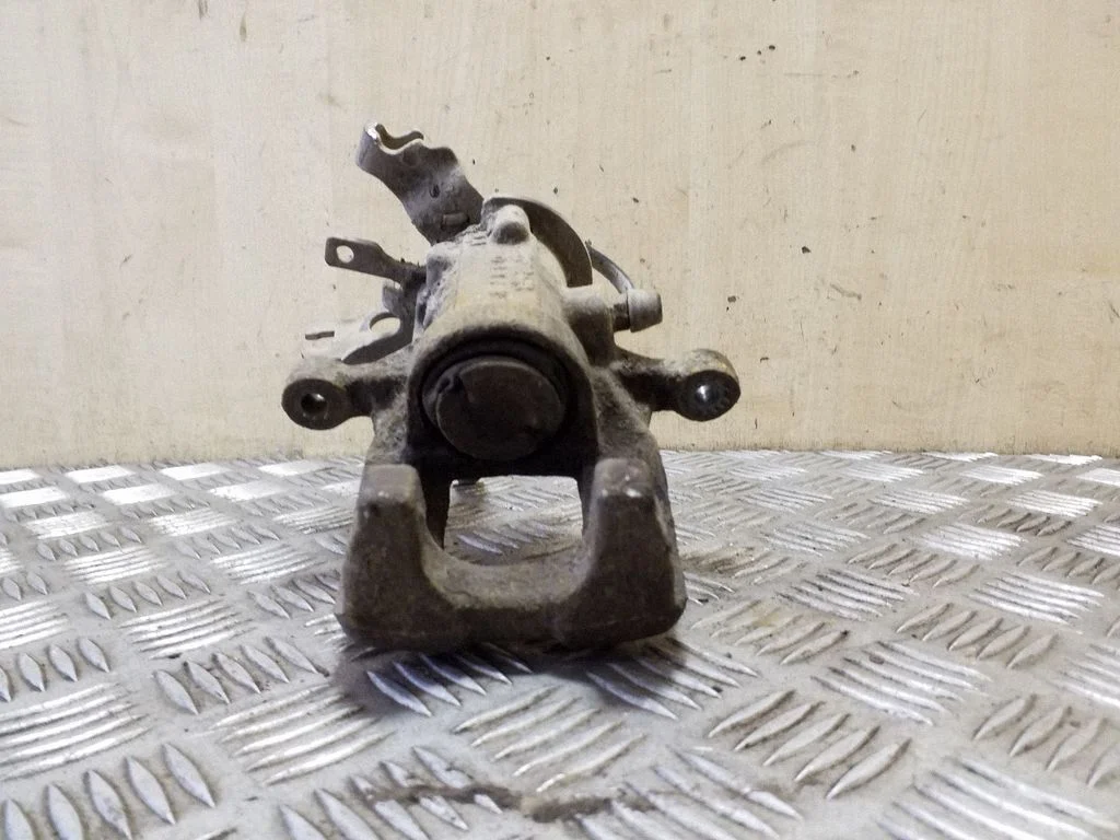 Tagumine pidurisadul – parem