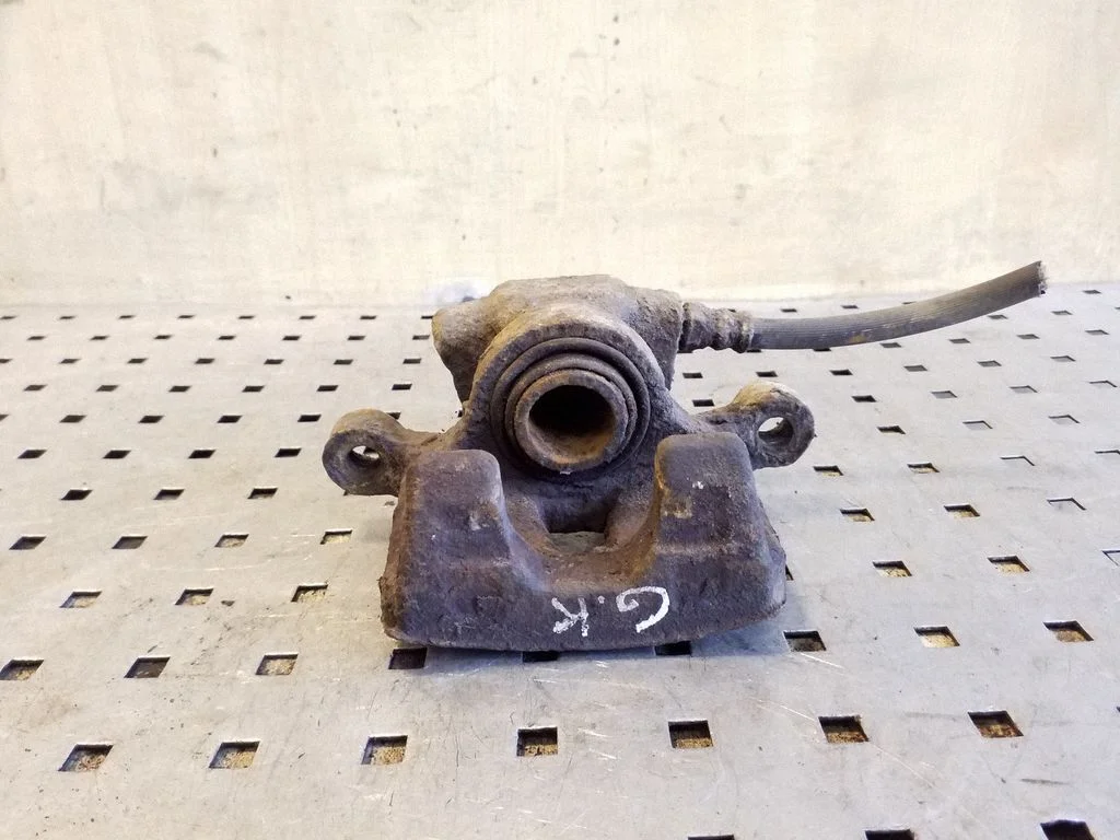 Tagumine pidurisadul – Mitsubishi Outlander (2001-2007)