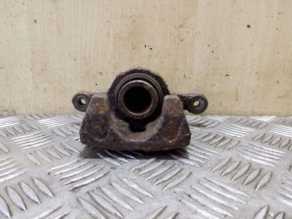 Tagumine pidurisadul – parem