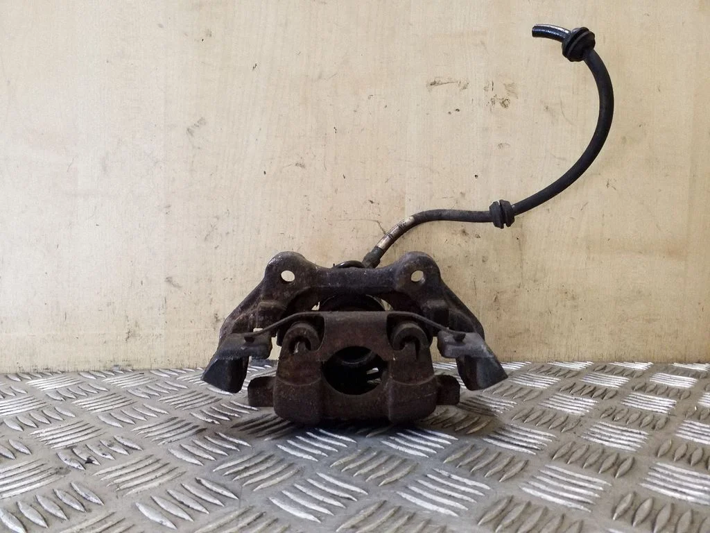 Tagumine pidurisadul – parem