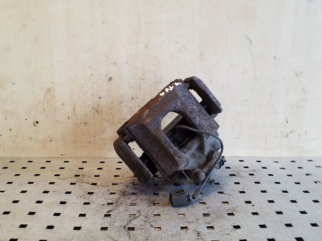 Rear brake caliper – rear left