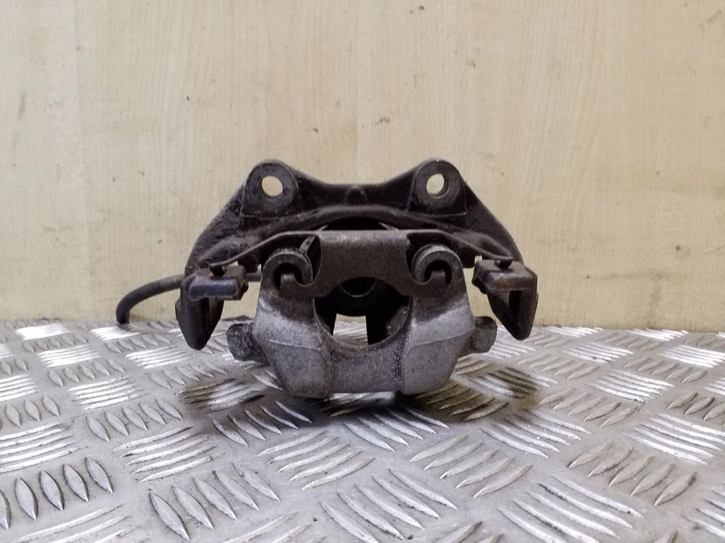 Tagumine pidurisadul – parem
