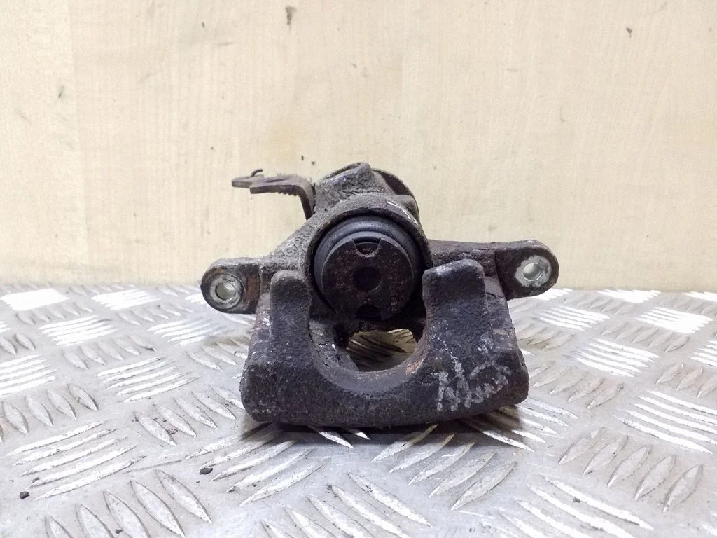 Tagumine pidurisadul – parem