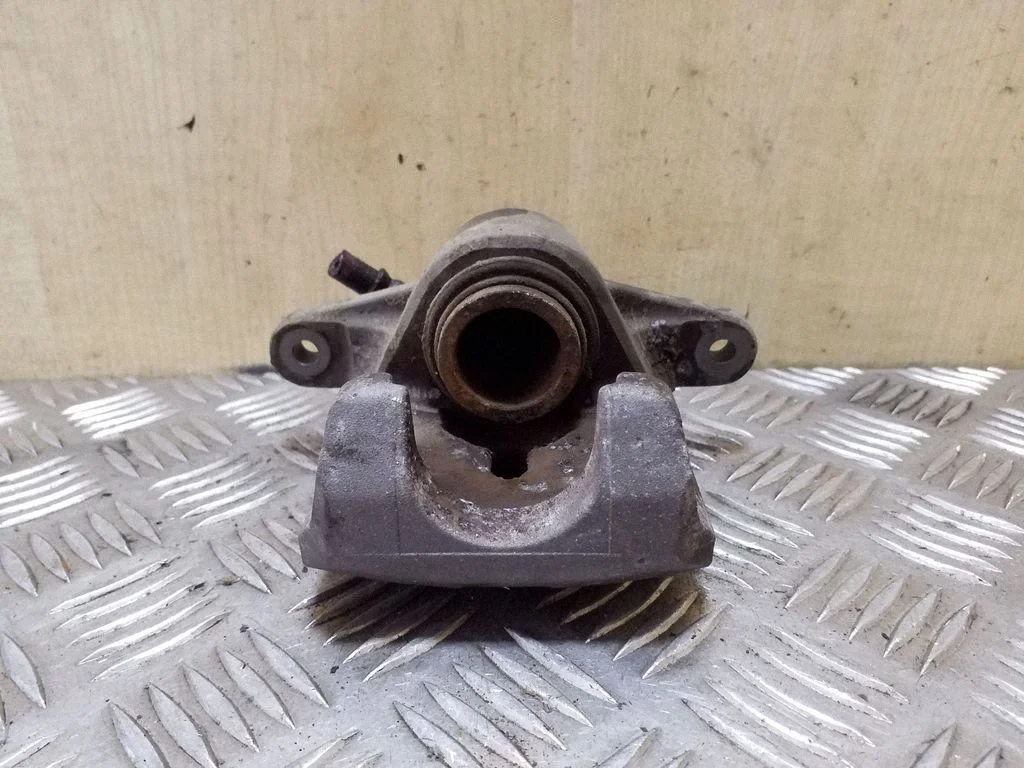 Tagumine pidurisadul – Subaru Outback (2009-2014), parem