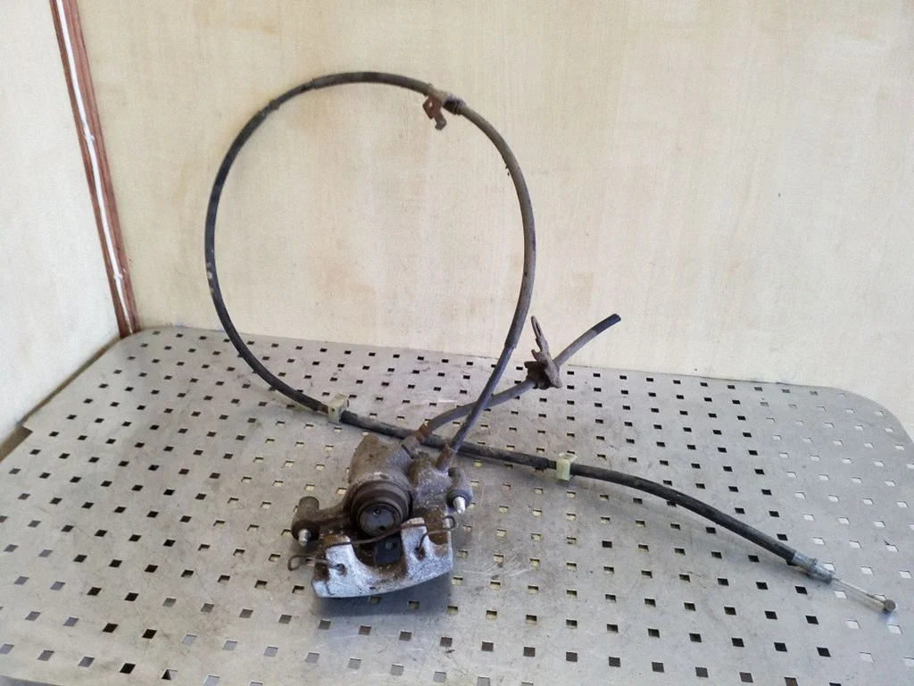 Tagumine pidurisadul – Mazda 3 II (2009-2013), vasak