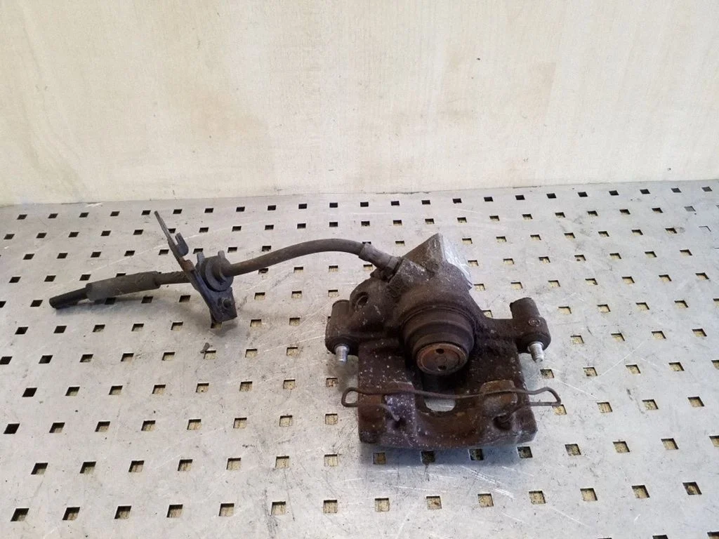 Tagumine pidurisadul – Ford Focus (2010-2017), parem