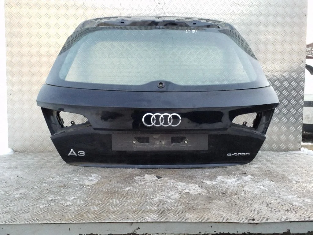 Tailgate/trunk/boot lid