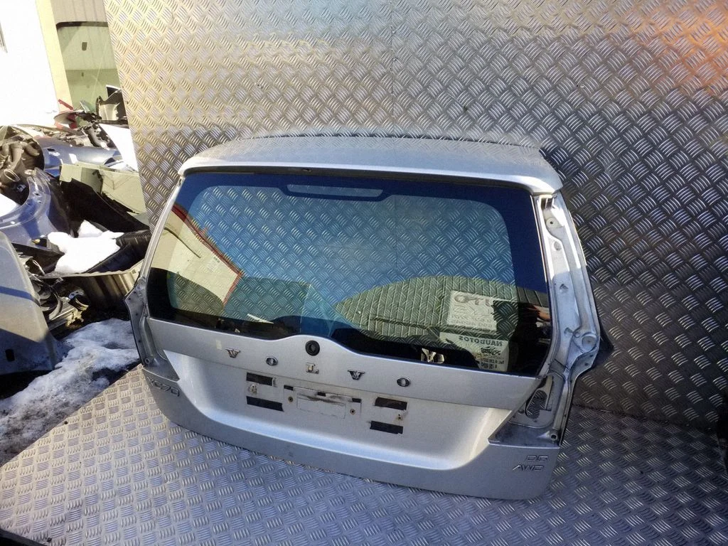 Aizmugurējais vāks (bagāžnieka) – Volvo XC70 (2008-2013)