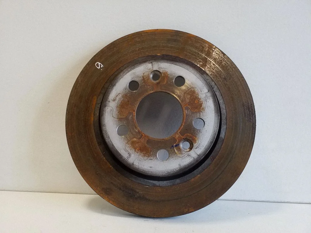 Tagumine piduriketas