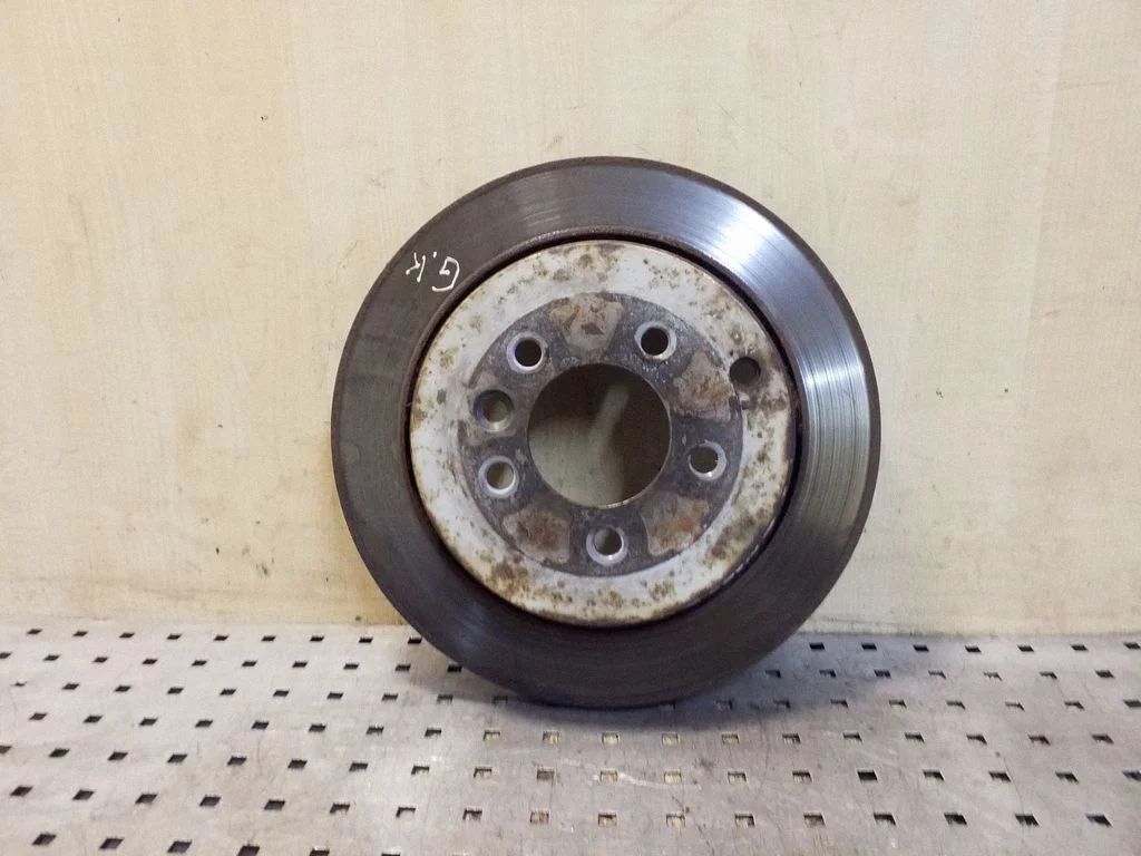 Rear brake disc – left