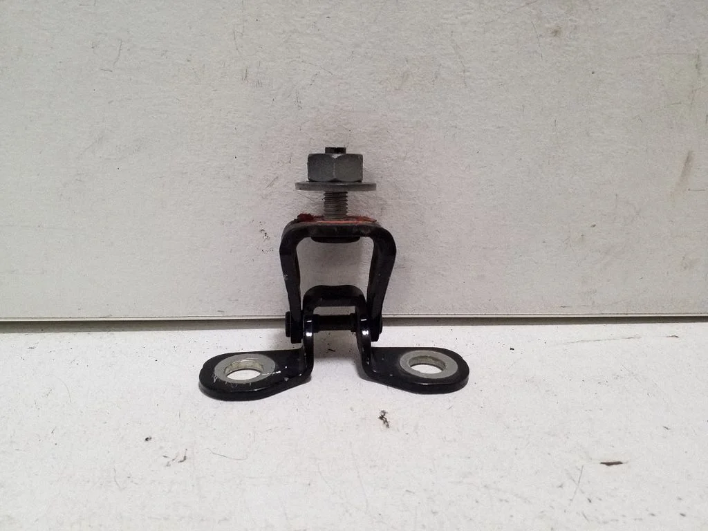 Tailgate/trunk/boot hinge – right
