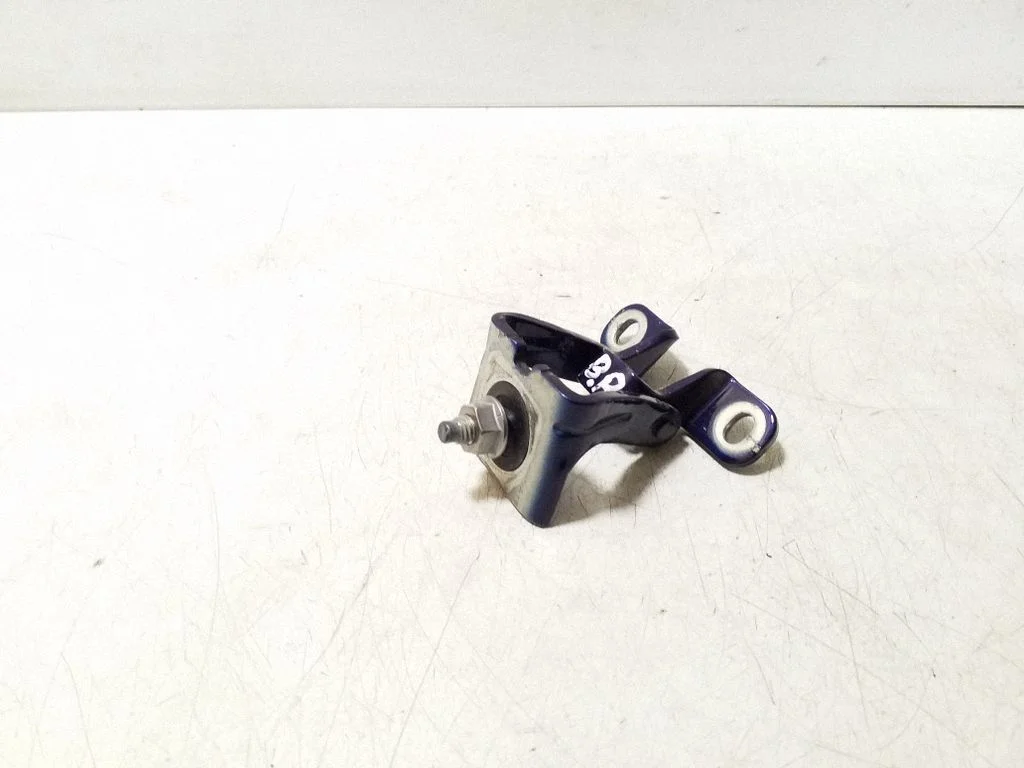 Tailgate/trunk/boot hinge 5G6827301C