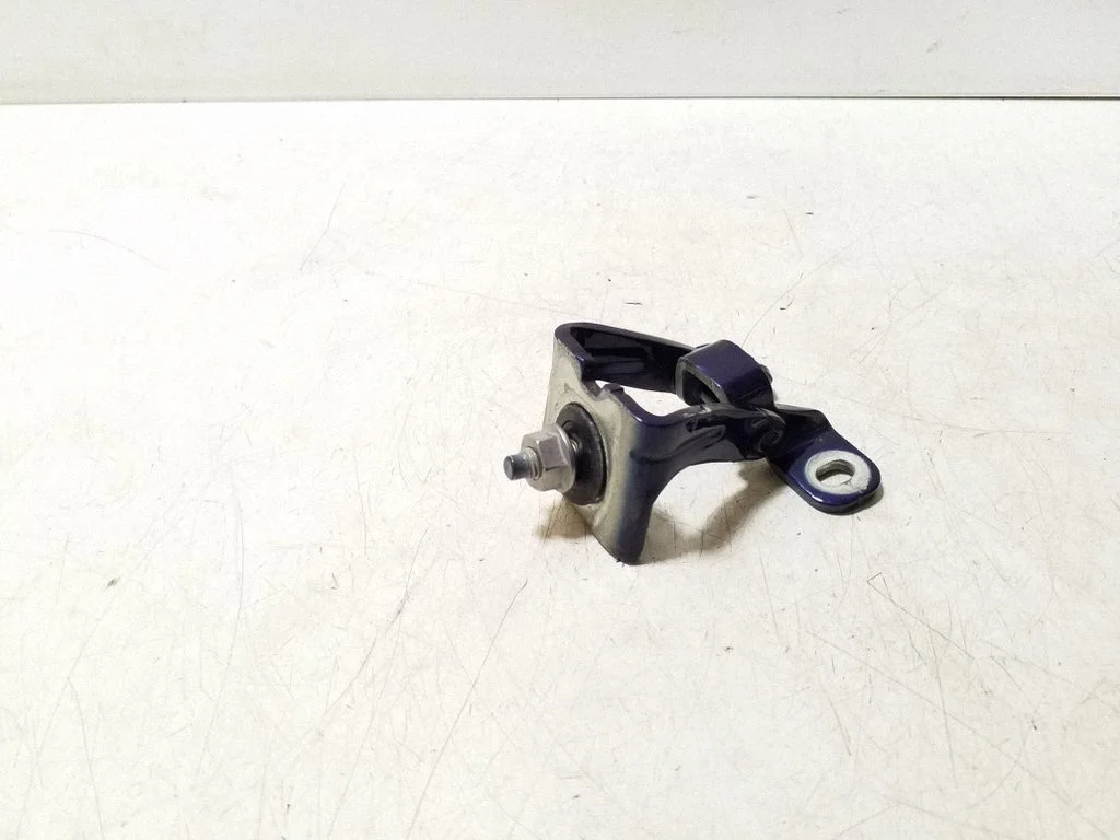 Tailgate/trunk/boot hinge 5G6827301C