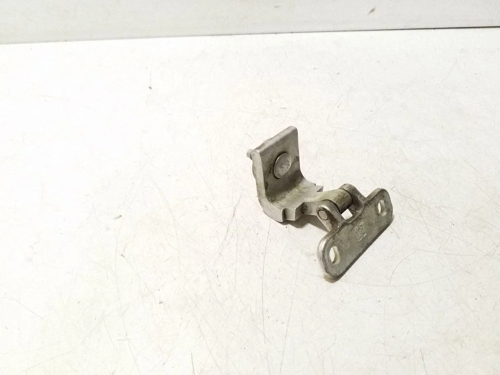 Tailgate/trunk/boot hinge 8V3827299B