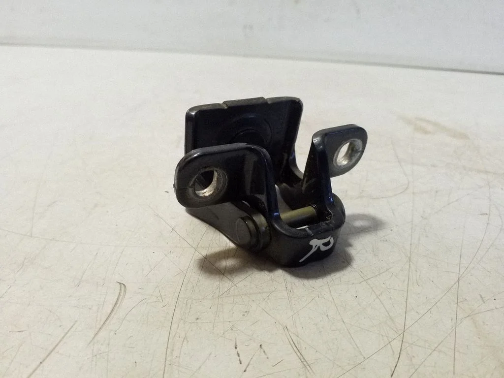 Tailgate/trunk/boot hinge 5G6827301C