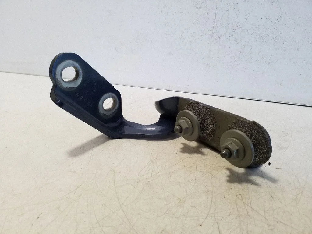 Tailgate/trunk/boot hinge LJ6BS42900AB