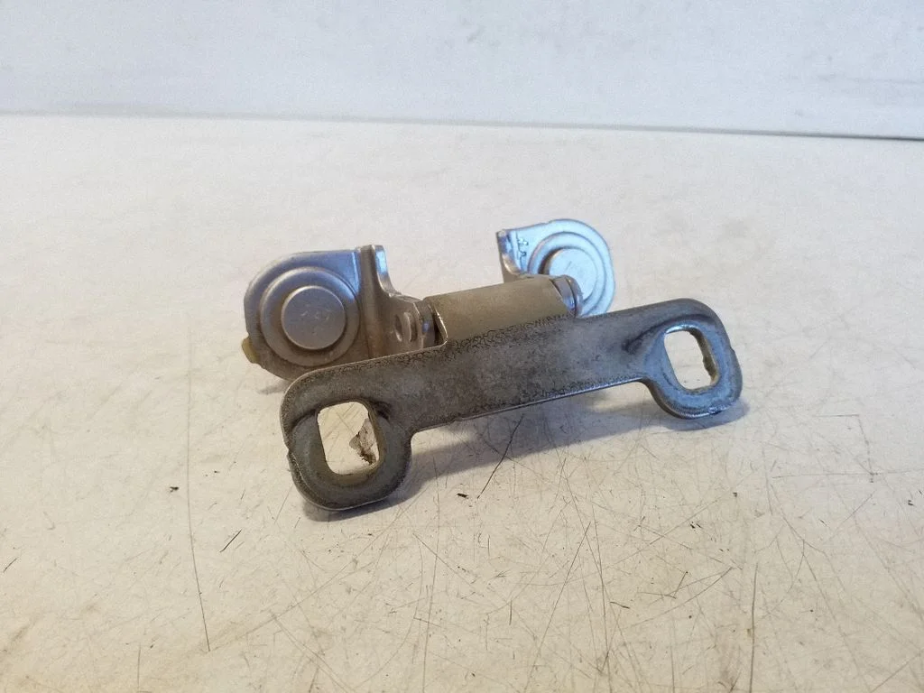 Tailgate/trunk/boot hinge 58AA2147
