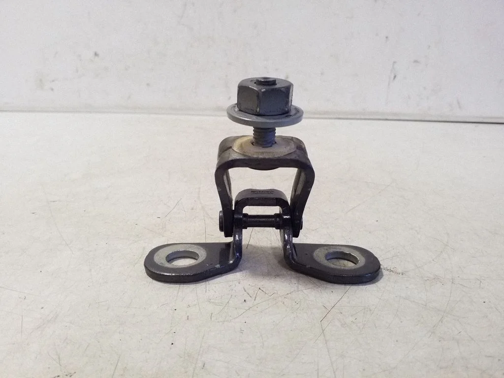 Tailgate/trunk/boot hinge – right