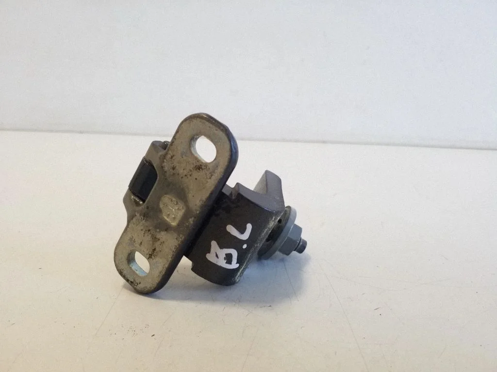 Tailgate/trunk/boot hinge 8V38272998