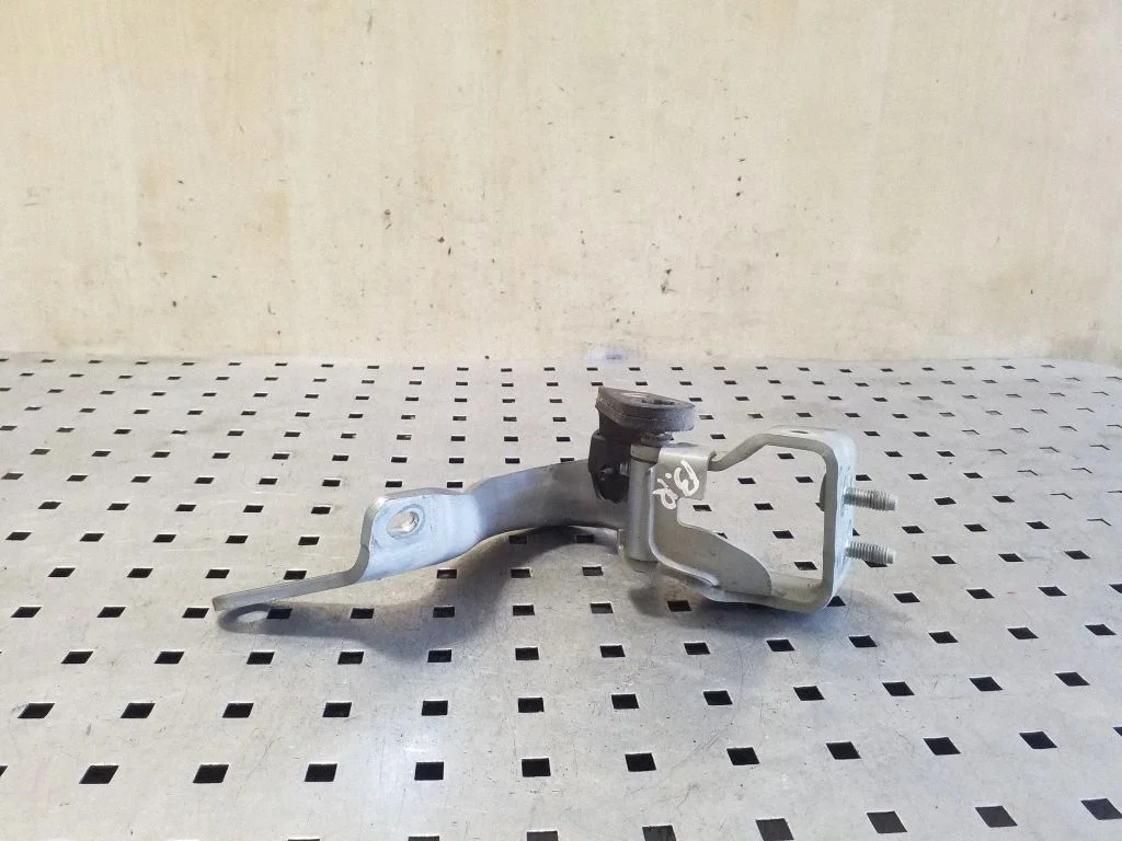 Tailgate/trunk/boot hinge 4L0827300B