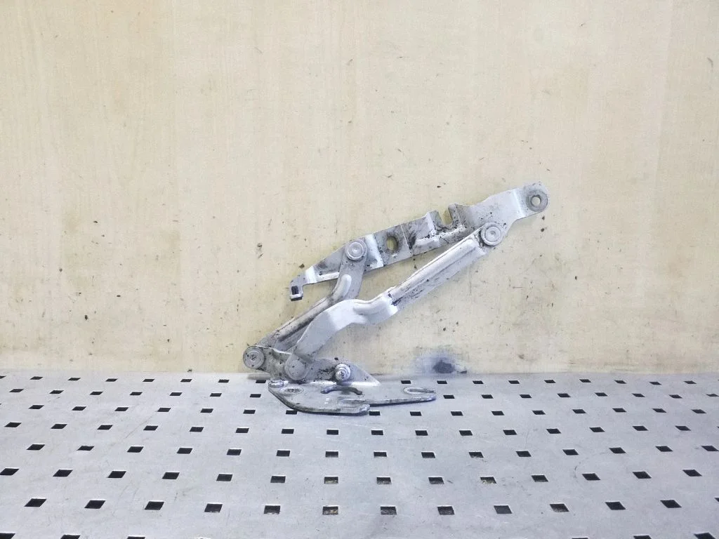 Tailgate/trunk/boot hinge 4B5827301E