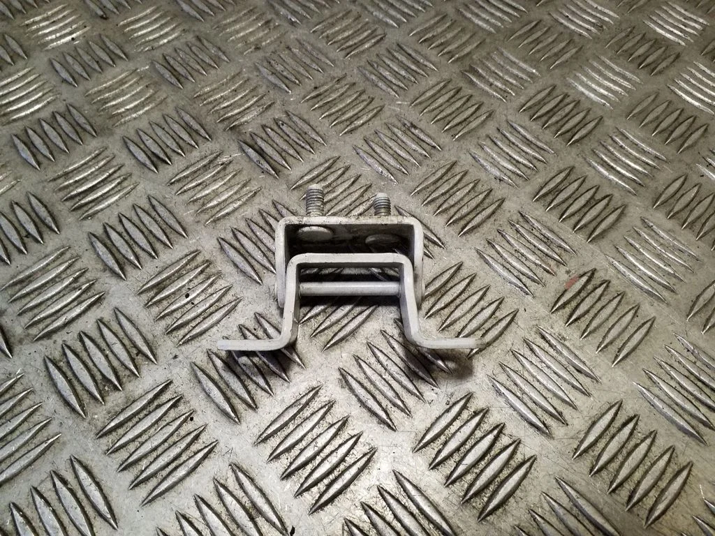 Tailgate/trunk/boot hinge – left