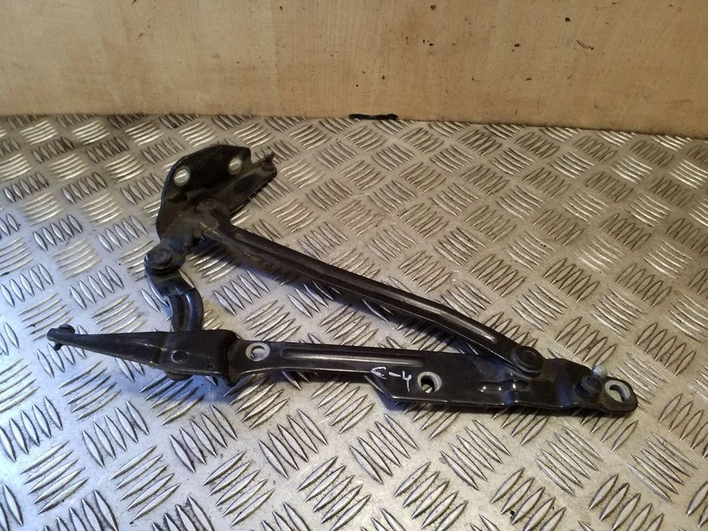 Tailgate/trunk/boot hinge – right
