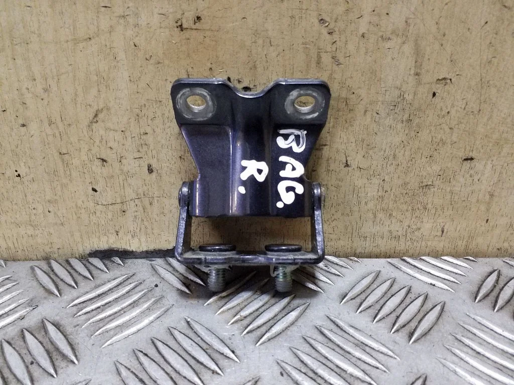 Tagaluugi hing – Subaru Outback (2009-2014), parem