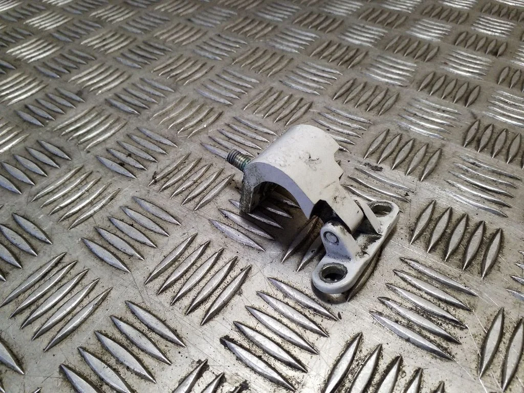 Tailgate/trunk/boot hinge – right