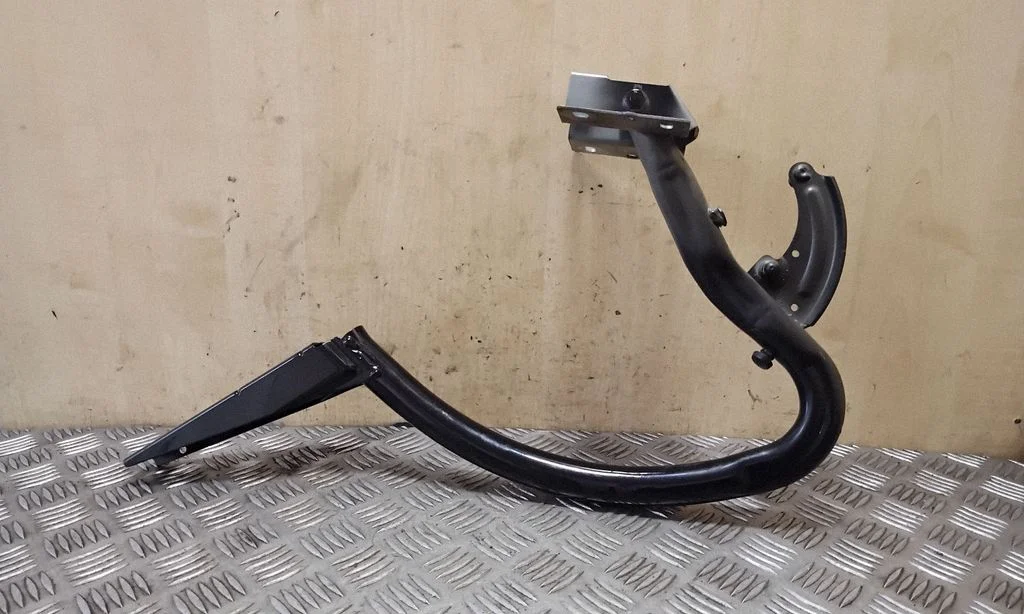 Tailgate/trunk/boot hinge 4H0827299D – Audi A8 S8 D4 4H (2010-2016)