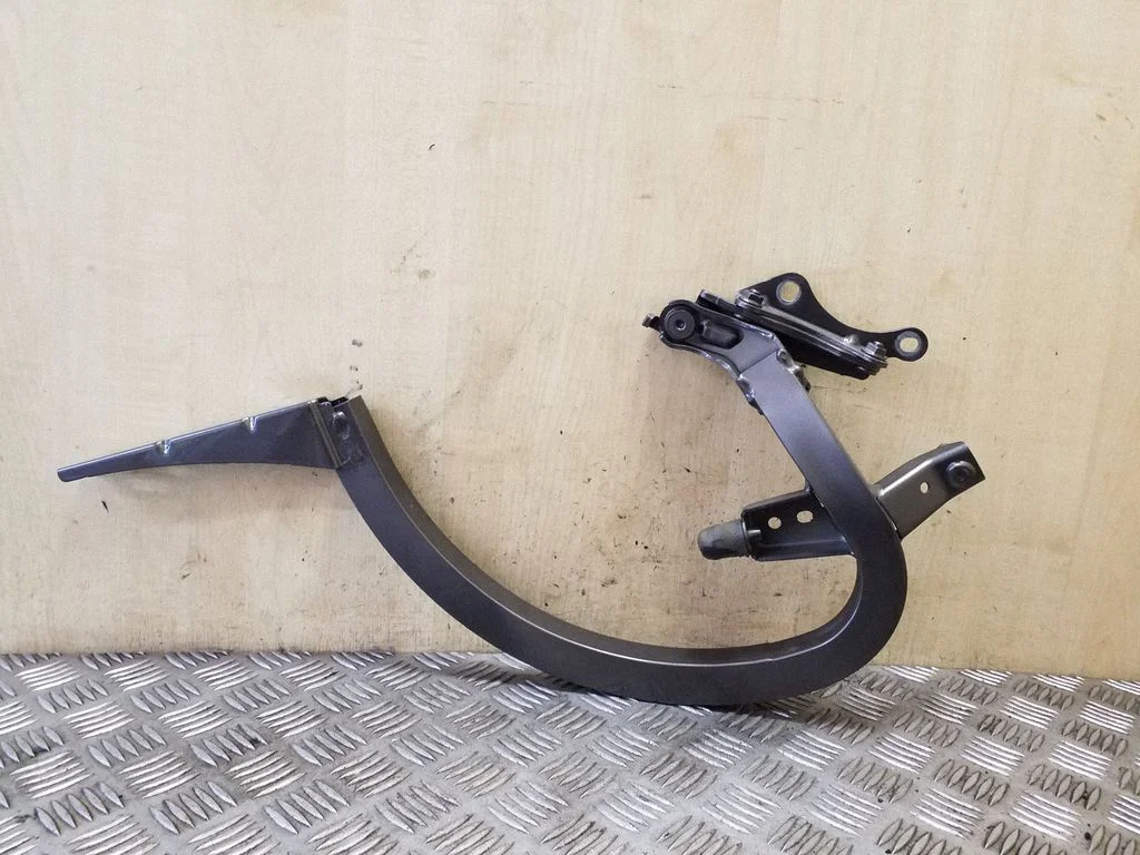 Tailgate/trunk/boot hinge 4G5827301A