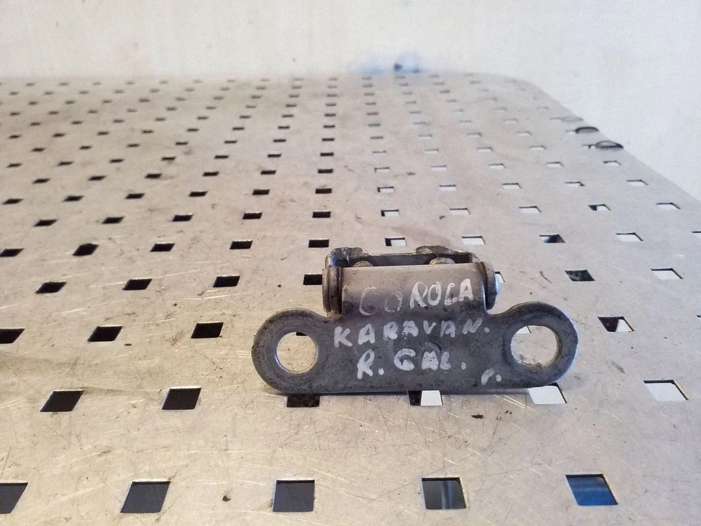 Tailgate/trunk/boot hinge – right