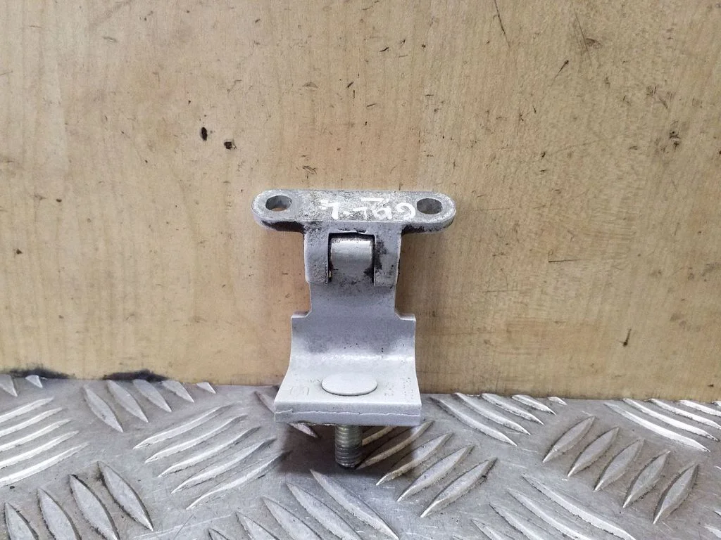 Tailgate/trunk/boot hinge 1P0827301A