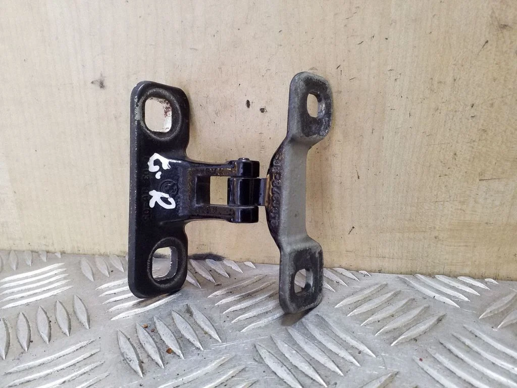 Tailgate/trunk/boot hinge 3400378