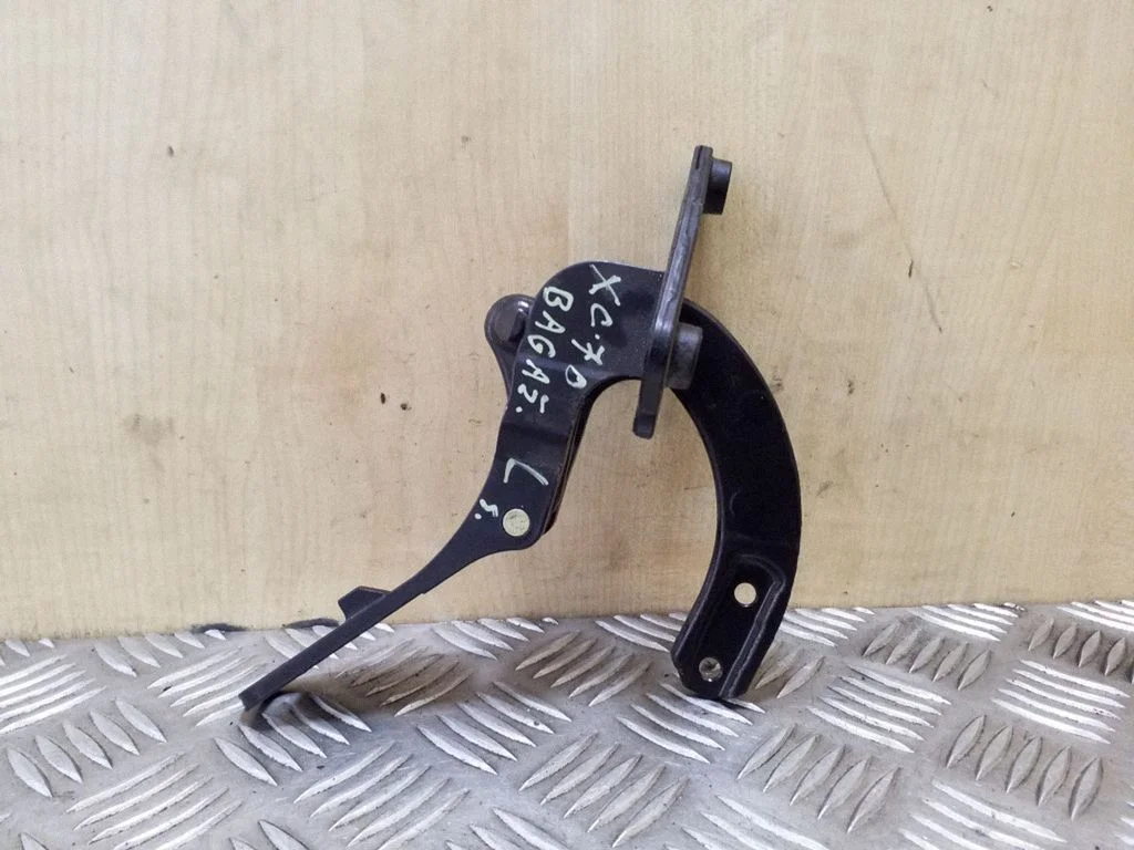 Tailgate/trunk/boot hinge – Volvo V70 (2000-2004)