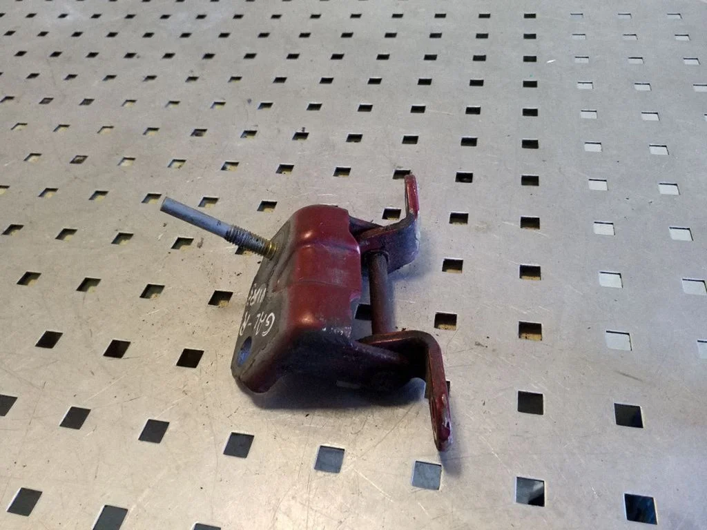 Tailgate/trunk/boot hinge – right