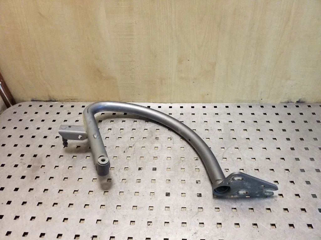 Tailgate/trunk/boot hinge – left