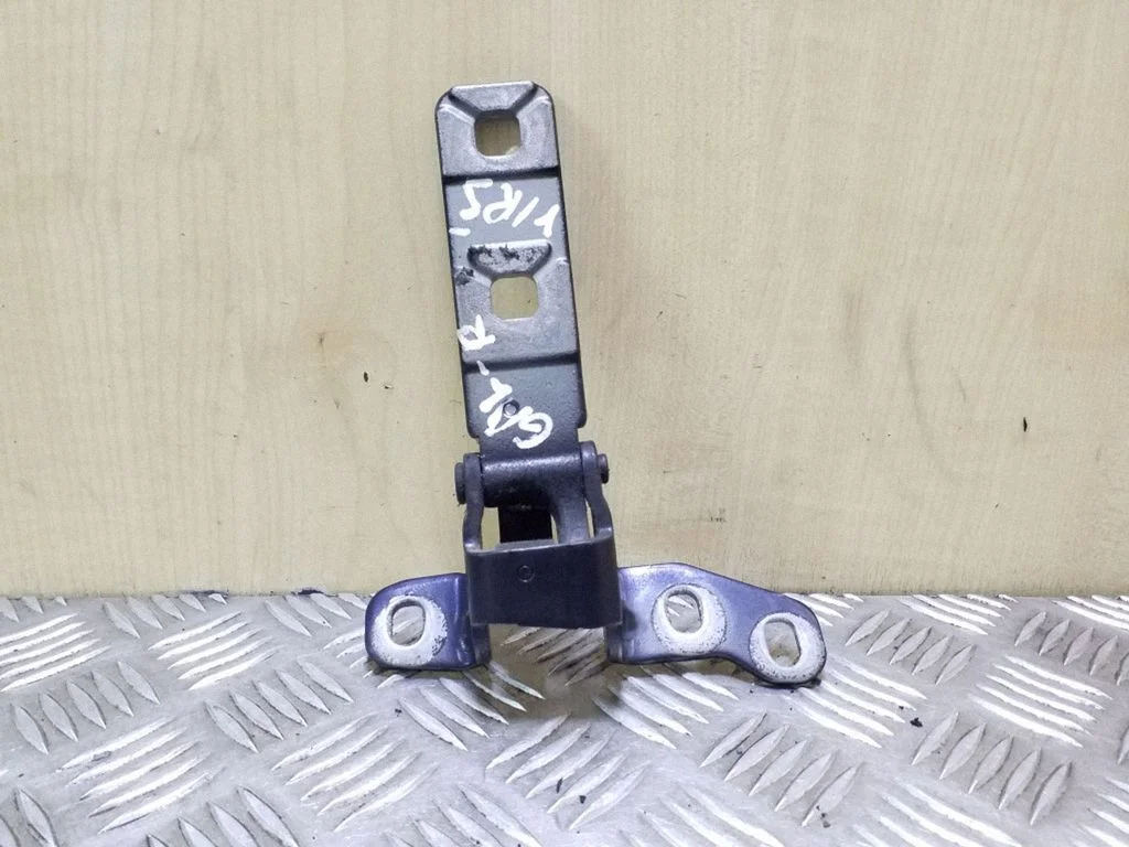 Tailgate/trunk/boot hinge – right
