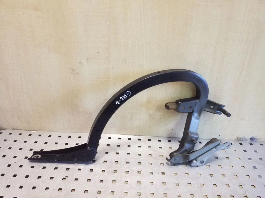 Tailgate/trunk/boot hinge 4G5827301