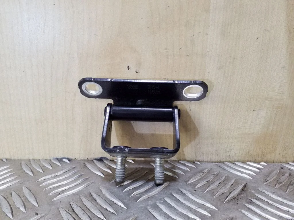 Tailgate/trunk/boot hinge – right