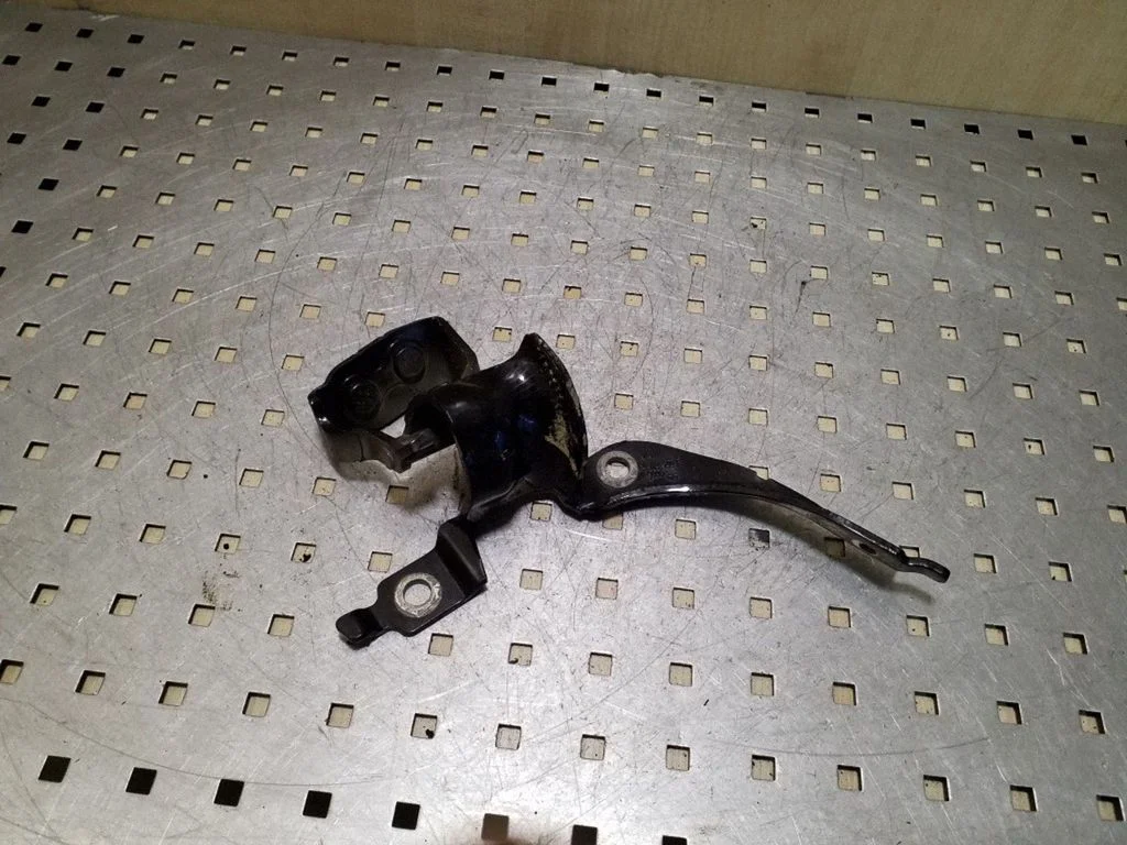 Tailgate/trunk/boot hinge 8E9827299F