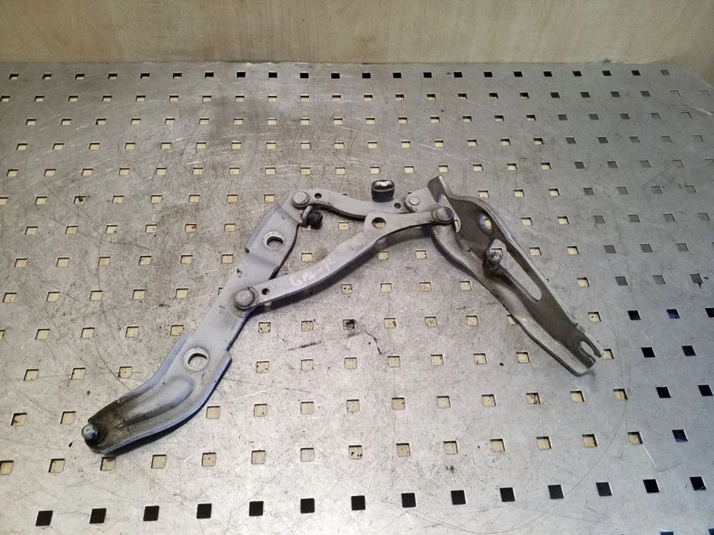 Tailgate/trunk/boot hinge 7060628