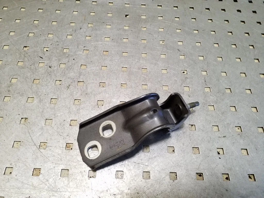 Tailgate/trunk/boot hinge 13246570