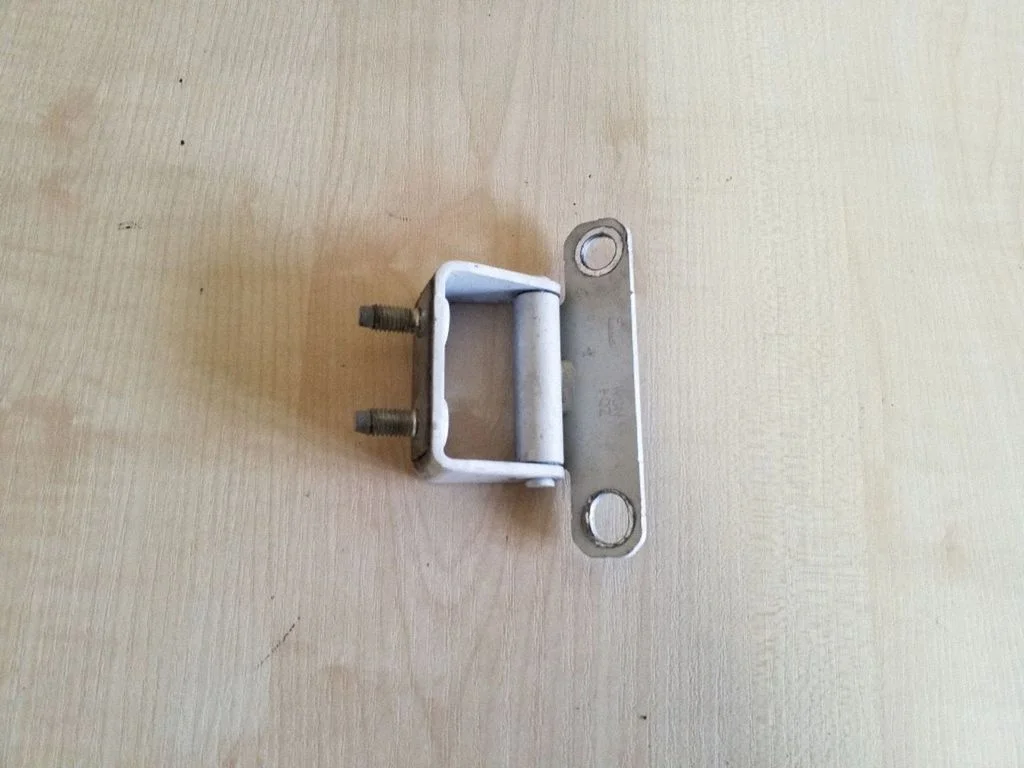 Tailgate/trunk/boot hinge – KIA Sportage (2011-2016)