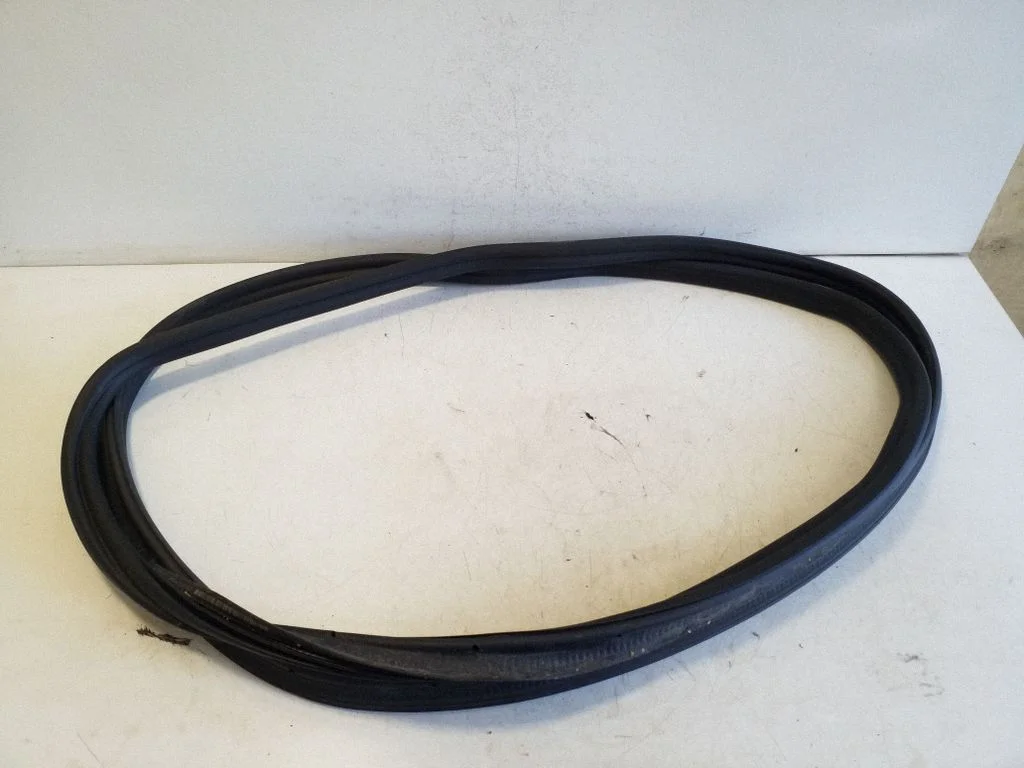 Loading door rubber seal (on body) 5NA827705