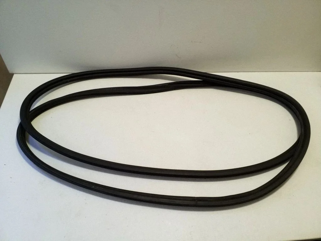 Loading door rubber seal (on body) 51713400383