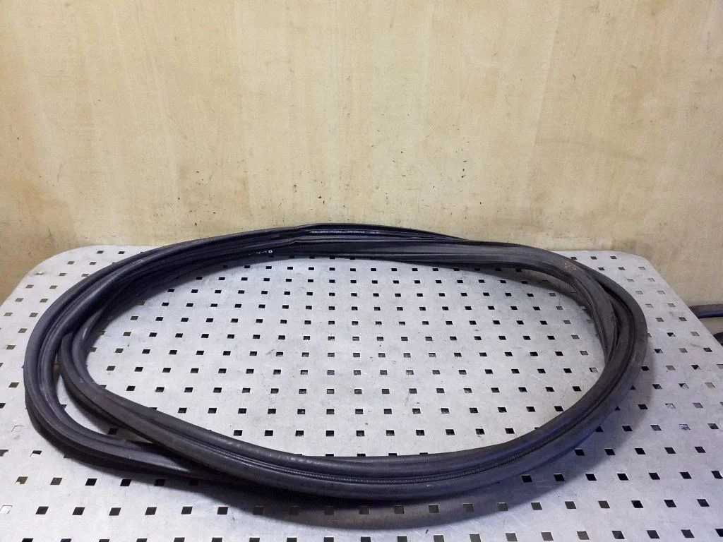 Loading door rubber seal (on body)