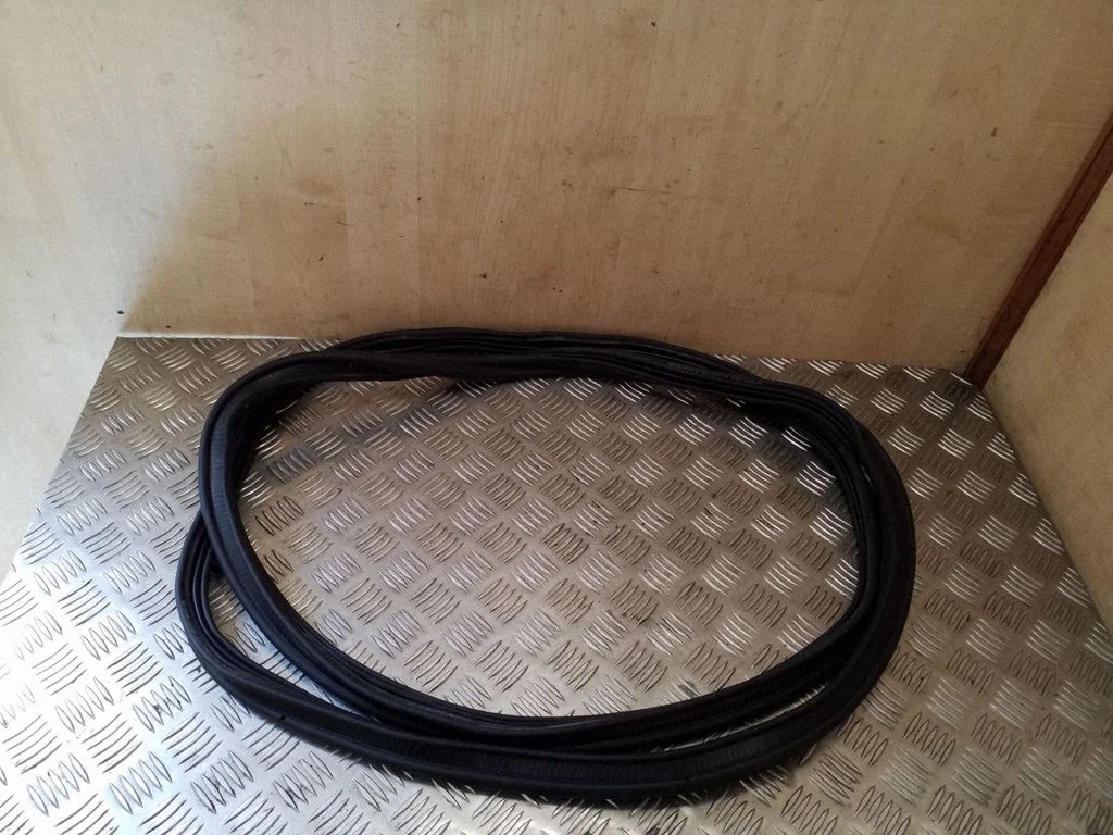 Loading door rubber seal (on body) 4H0827705B – Audi A8 S8 D4 4H (2010-2016)
