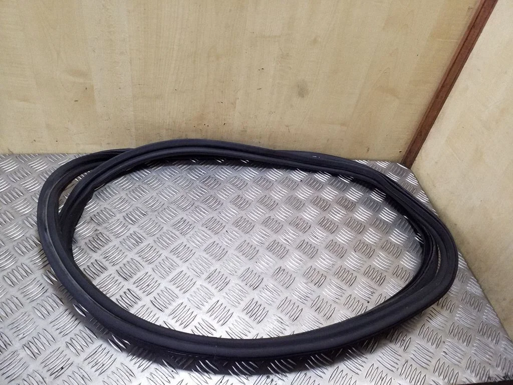 Loading door rubber seal (on body) – Peugeot 3008 I (2008-2015)
